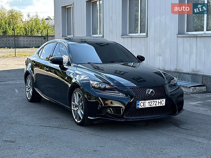 Lexus IS