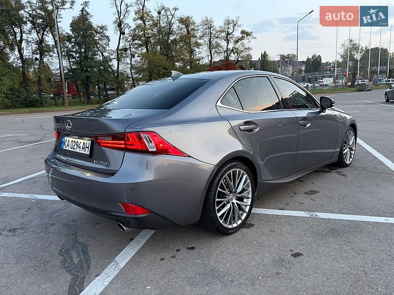 Седан Lexus IS 2014 в Києві