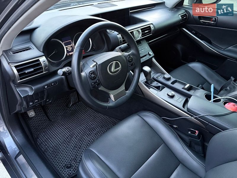 Седан Lexus IS 2014 в Києві