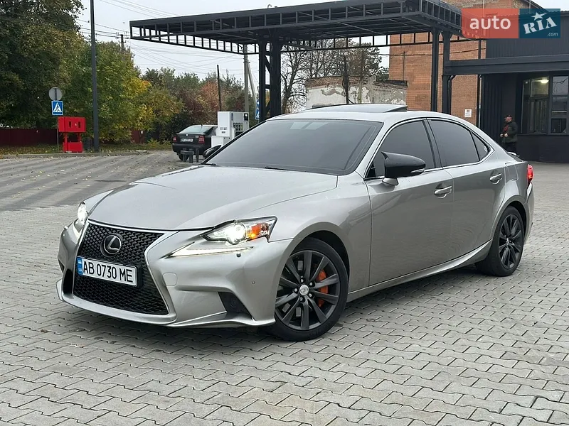 Lexus IS