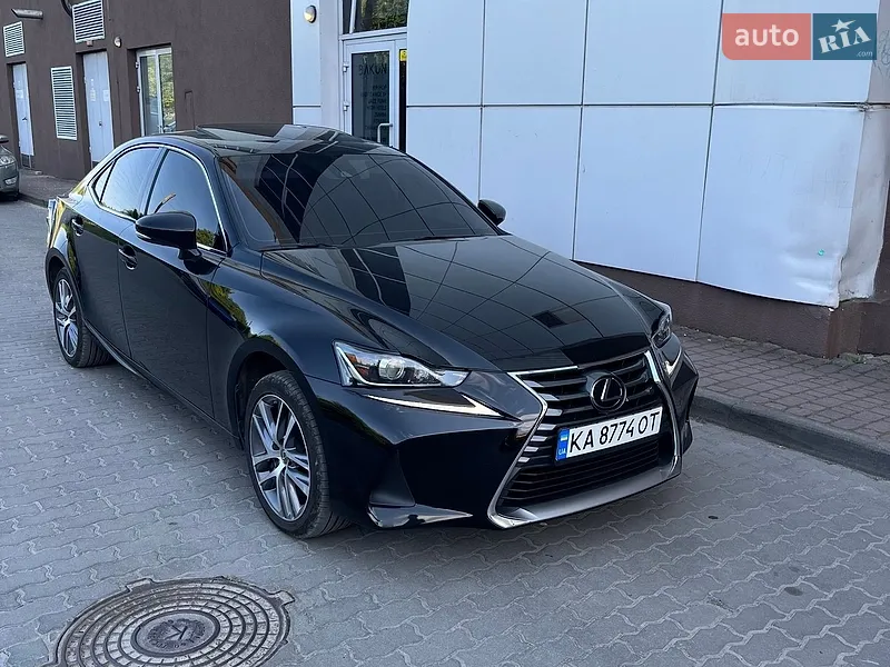 Lexus IS