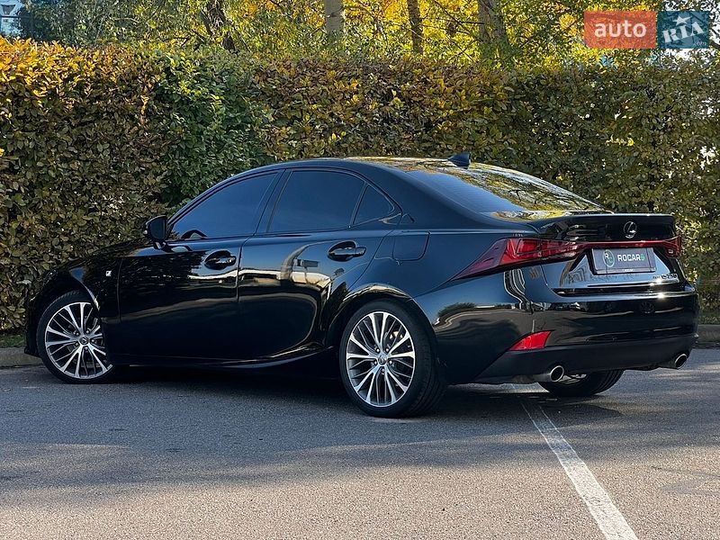 Седан Lexus IS 2015 в Києві