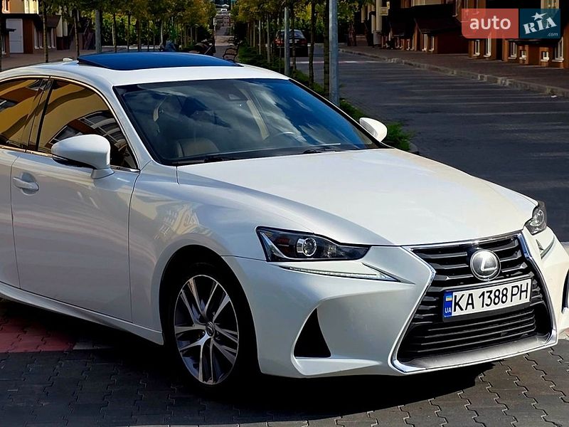 Седан Lexus IS 2017 в Києві