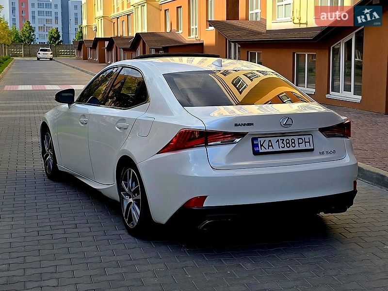 Седан Lexus IS 2017 в Києві