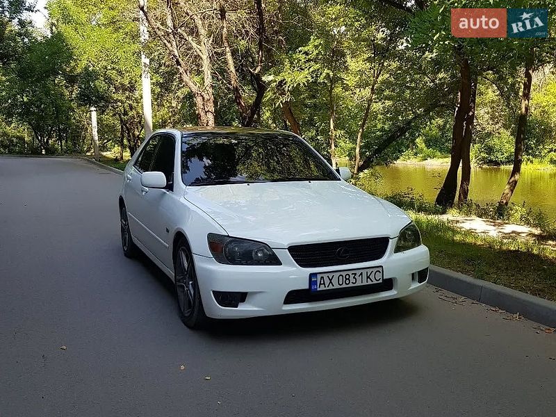Седан Lexus IS 1999 в Харькове
