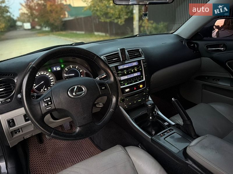 Седан Lexus IS 2006 в Чернигове