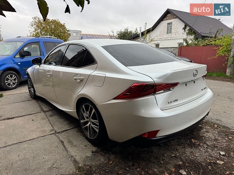 Седан Lexus IS 2017 в Киеве