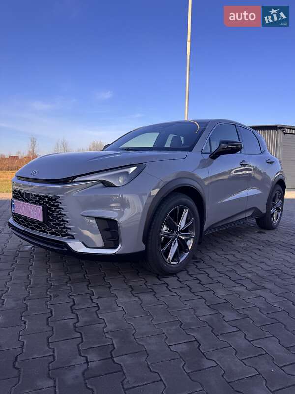 Позашляховик / Кросовер Lexus LBX 2025 в Любомлі