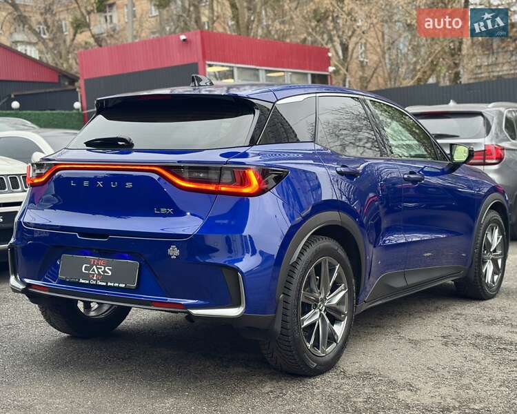 Позашляховик / Кросовер Lexus LBX 2023 в Києві