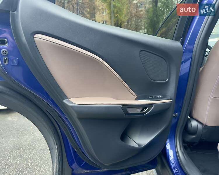 Позашляховик / Кросовер Lexus LBX 2023 в Києві