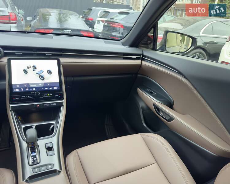 Позашляховик / Кросовер Lexus LBX 2023 в Києві