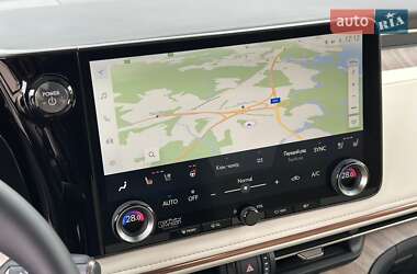 Мінівен Lexus LM 2024 в 