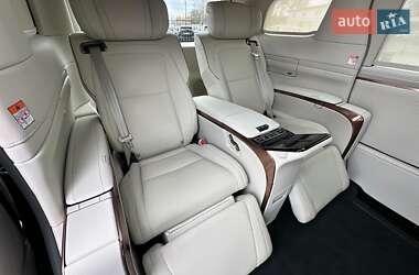 Мінівен Lexus LM 2024 в 
