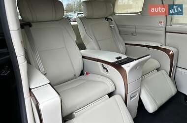 Мінівен Lexus LM 2024 в 