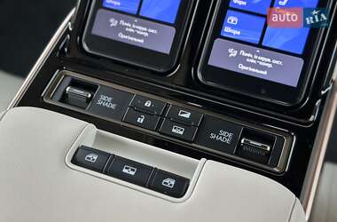Мінівен Lexus LM 2024 в 