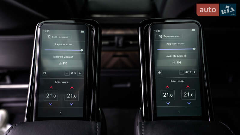 Мінівен Lexus LM 2024 в Львові