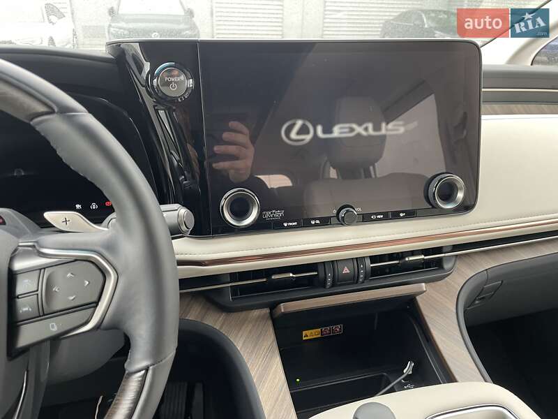Мінівен Lexus LM 2025 в Одесі фото 19 Мінівен Lexus LM 2025 в Одесі