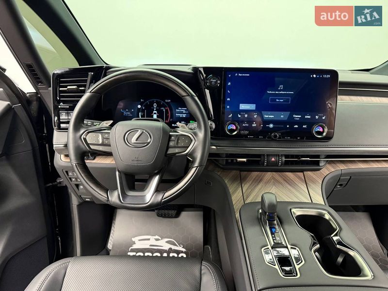 Мінівен Lexus LM 2025 в Києві