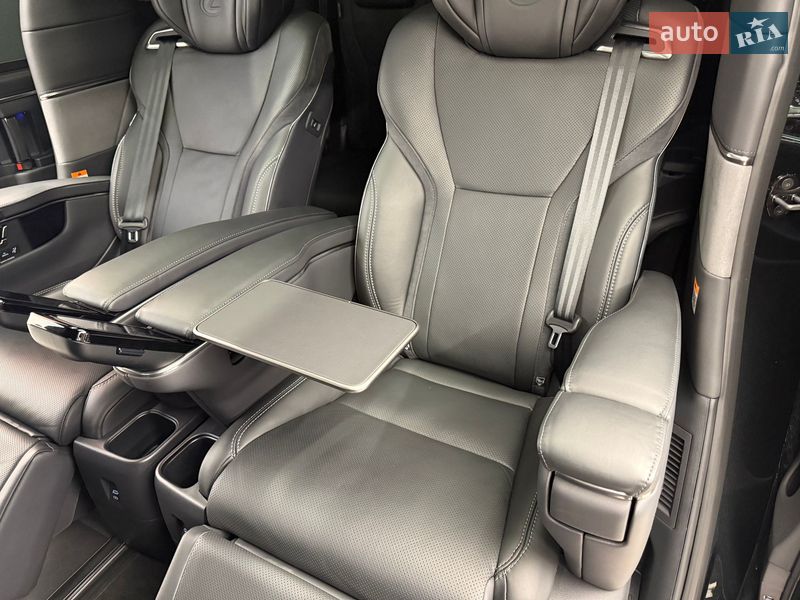 Мінівен Lexus LM 2025 в Києві