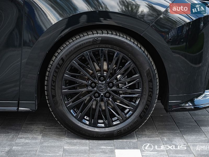 Мінівен Lexus LM 2025 в Дніпрі фото 11 Мінівен Lexus LM 2025 в Дніпрі
