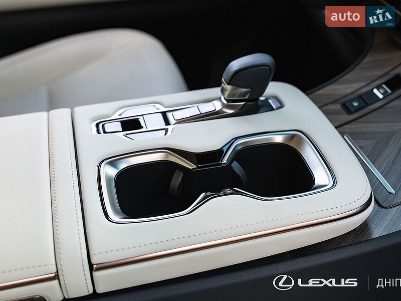 Мінівен Lexus LM 2025 в Дніпрі фото 37 Мінівен Lexus LM 2025 в Дніпрі