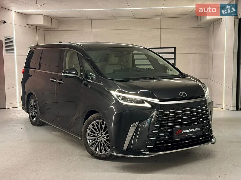 Lexus LM 2025