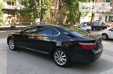 Седан Lexus LS 2008 в 