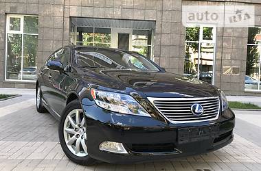 Седан Lexus LS 2008 в 