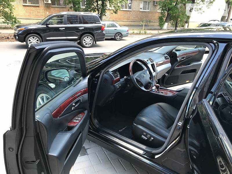 Седан Lexus LS 2008 в Киеве фото 40 Седан Lexus LS 2008 в Киеве