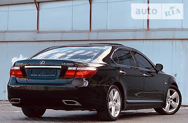 Седан Lexus LS 2008 в 