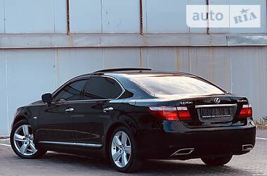 Седан Lexus LS 2008 в 