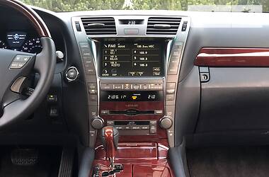 Седан Lexus LS 2008 в Киеве