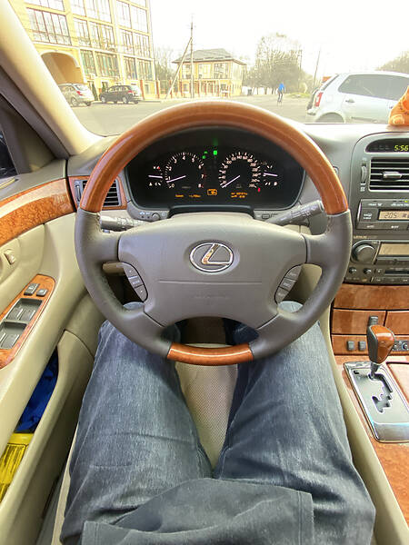 Седан Lexus LS 2004 в Одесі