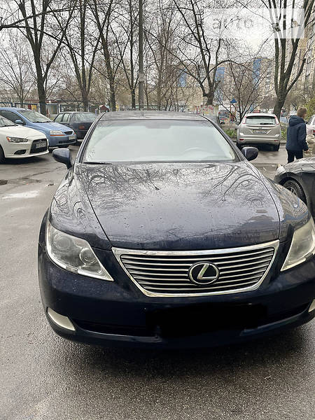 Седан Lexus LS 2007 в 