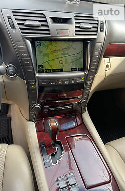Седан Lexus LS 2007 в 