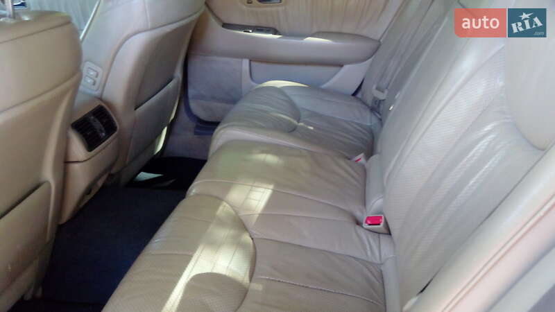 Седан Lexus LS 2002 в Желтых Водах