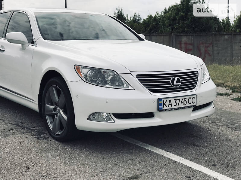 Седан Lexus LS 2008 в Сумах