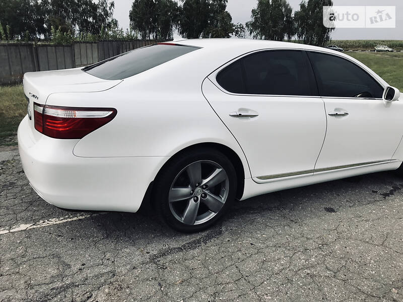 Седан Lexus LS 2008 в Сумах