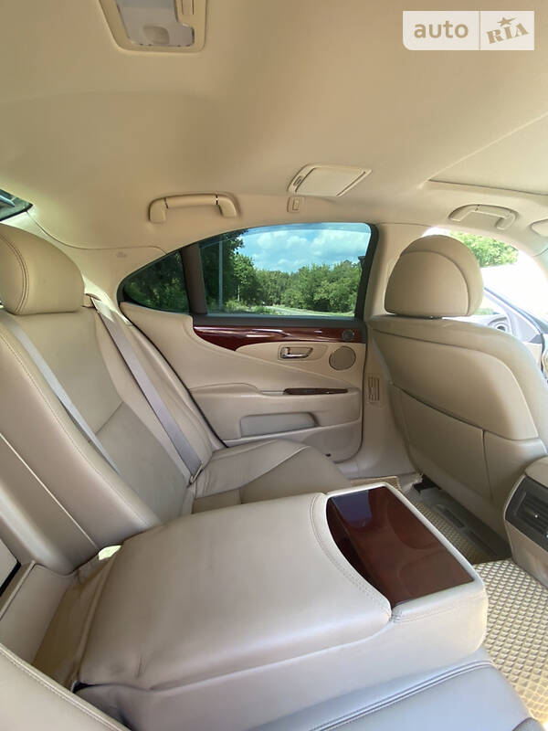 Седан Lexus LS 2009 в Кропивницькому