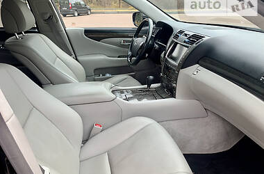Седан Lexus LS 2008 в 