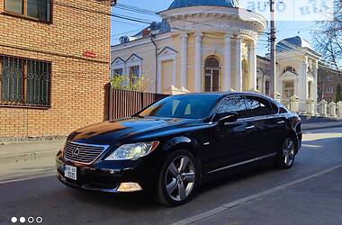 Седан Lexus LS 2007 в Виннице