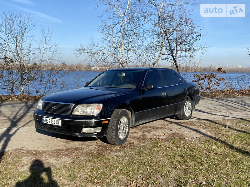 Седан Lexus LS 1998 в Днепре