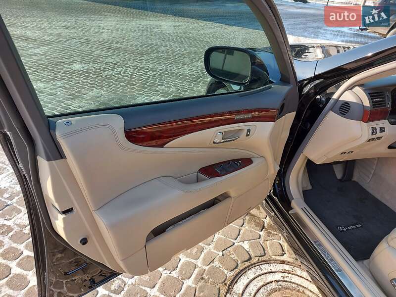 Седан Lexus LS 2008 в Ивано-Франковске
