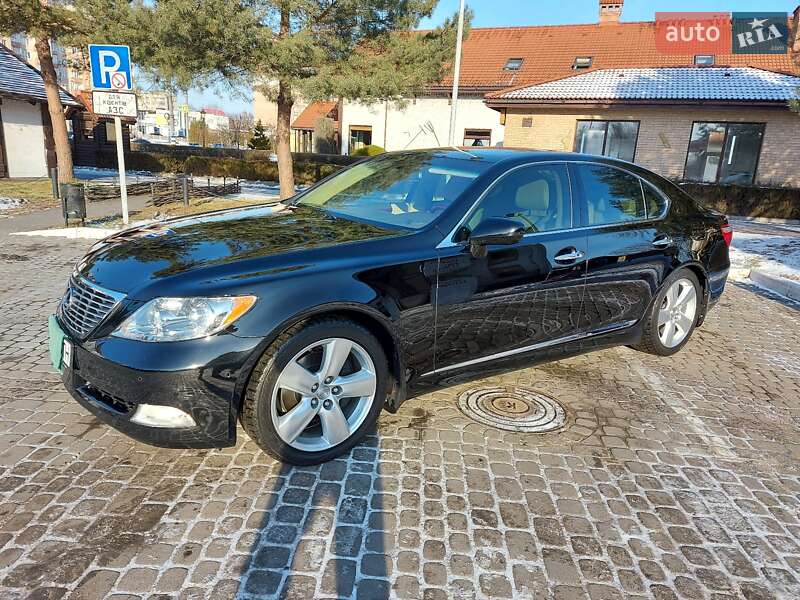 Седан Lexus LS 2008 в Ивано-Франковске