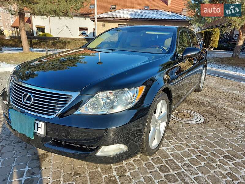 Седан Lexus LS 2008 в Ивано-Франковске