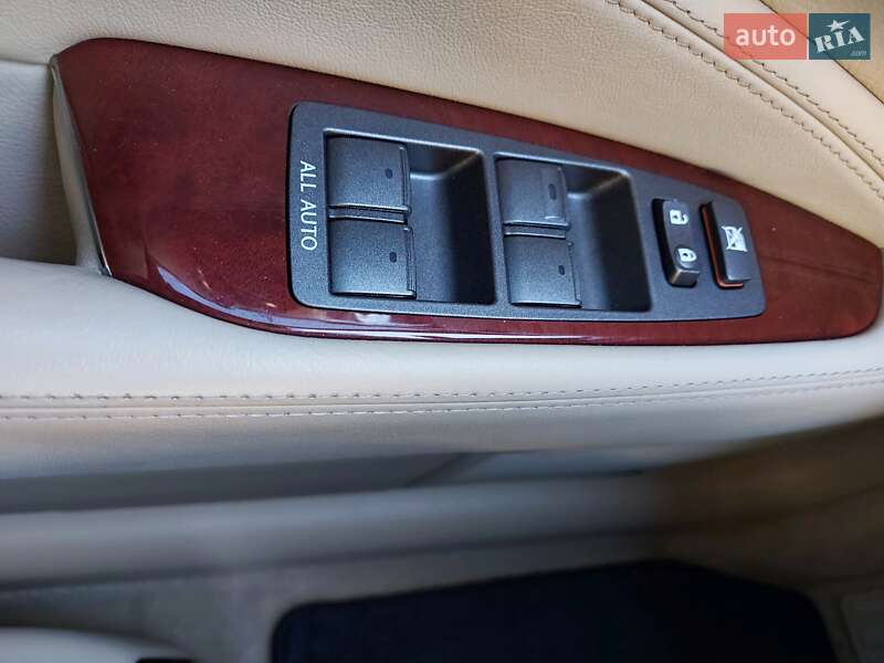 Седан Lexus LS 2008 в Ивано-Франковске