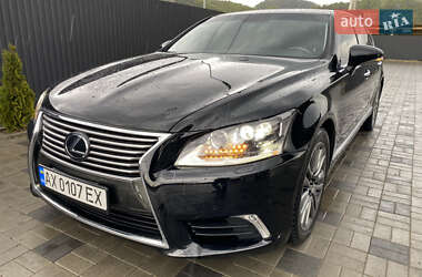 Седан Lexus LS 2014 в Иршаве