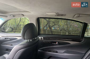 Седан Lexus LS 2014 в Иршаве
