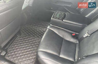 Седан Lexus LS 2014 в Иршаве