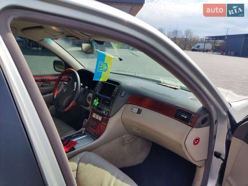 Седан Lexus LS 2002 в Желтых Водах